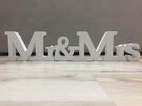 Bialy napis na stół Mr & Mrs