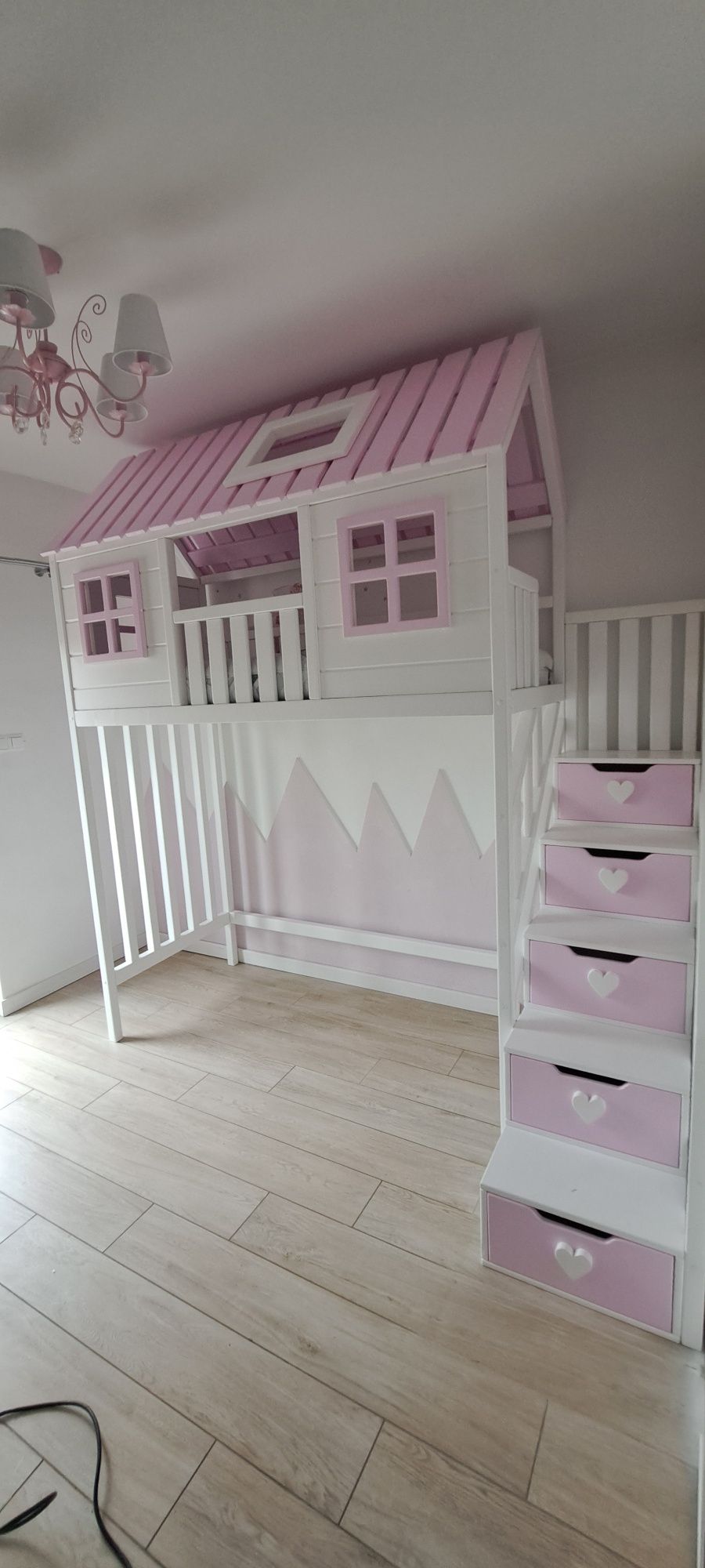 Łóżeczko domek z antresolą drewniane łóżko dla dziecka