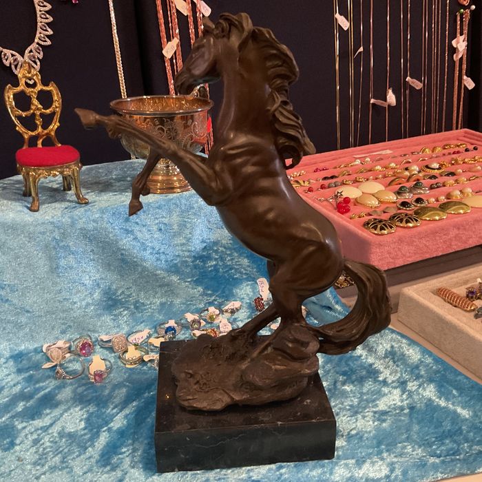 Escultura cavalo bronze alt 27 cm/ Mais anúncios abaixo