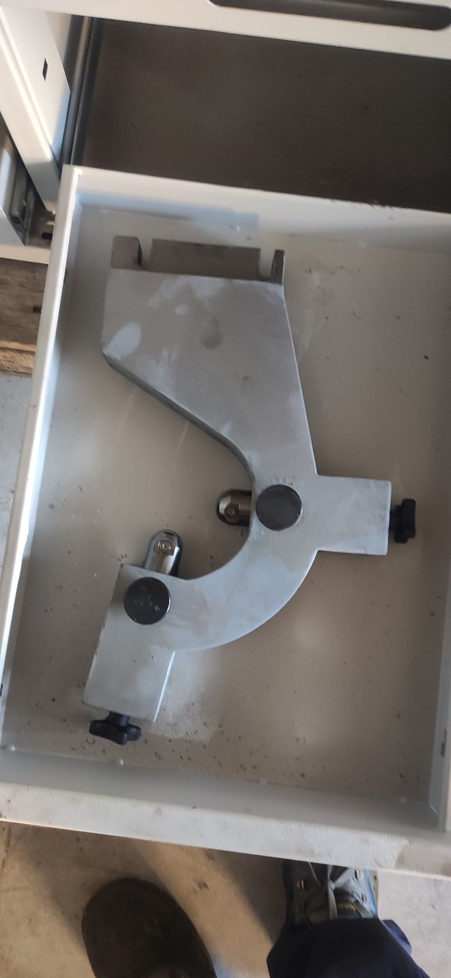 Podtrzymka tokarka tug cnc 56MN Maryna, zabierak fi 315 vdi
