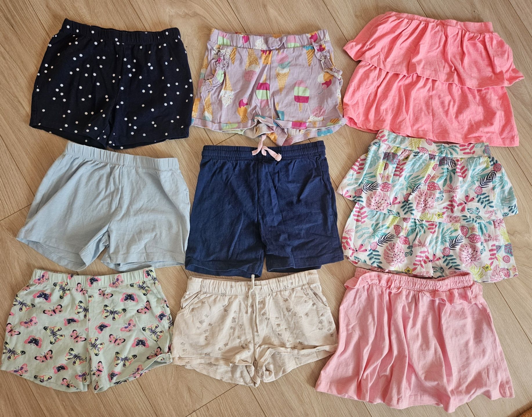 Krótkie spodenki 6szt i spódniczki 3szt, roz.122 Sinsay,H&M