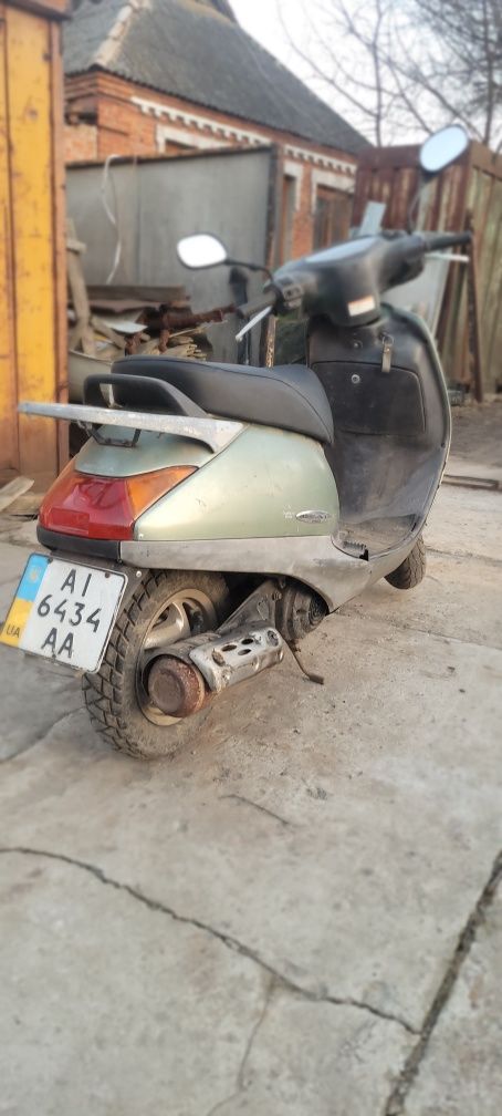 Скутер Honda Lead 100