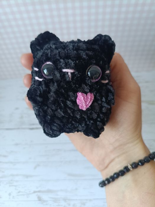 Maskotka pluszowa Kotek na szydełku, Brelok kotek, zawieszka Kotek