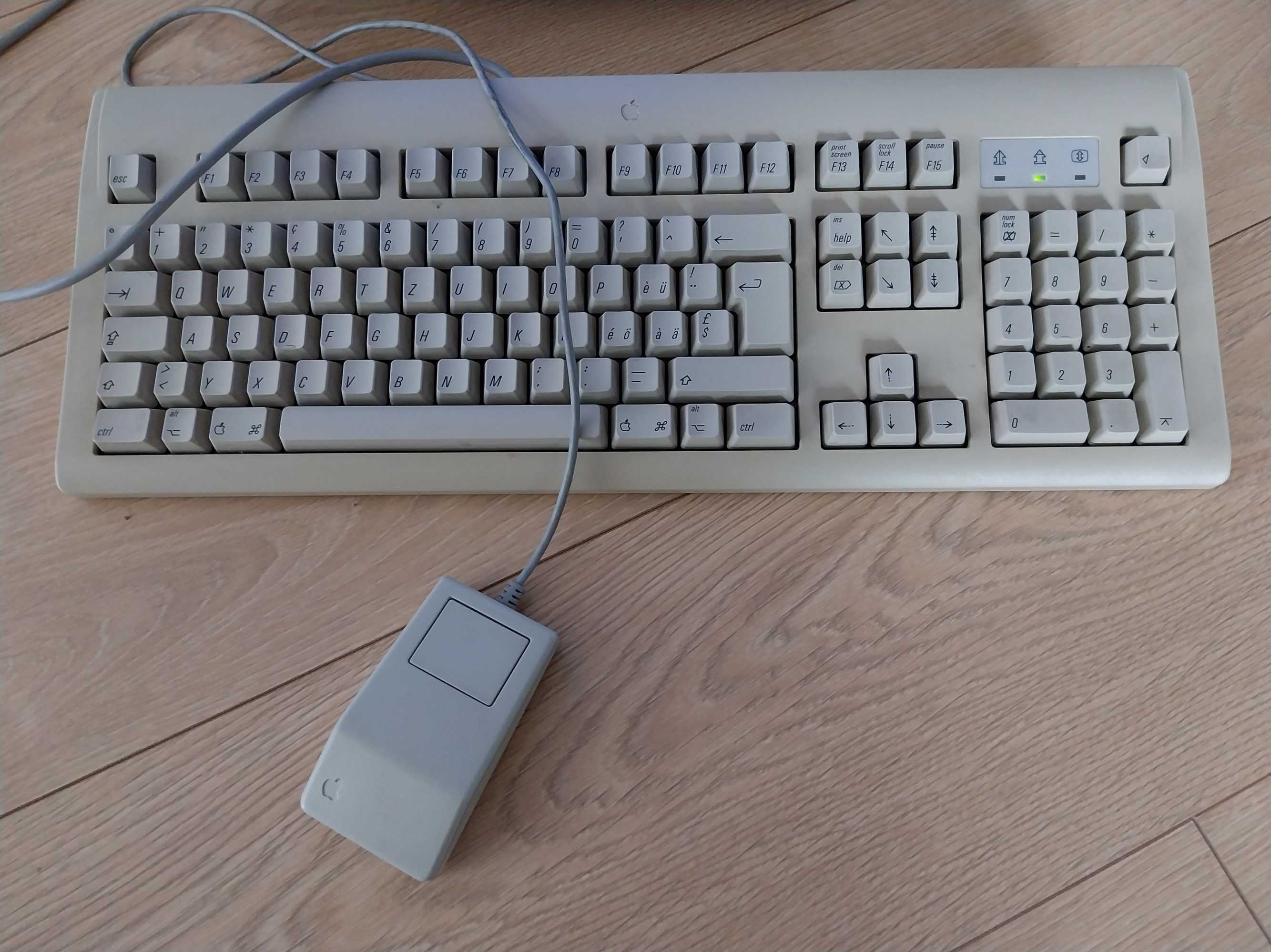 RETRO Macintosh LC