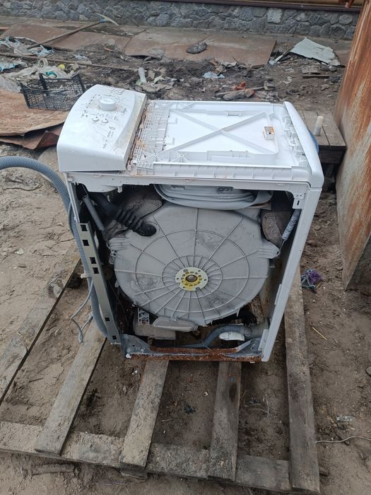 Пральна машина Whirlpool по запчастинах