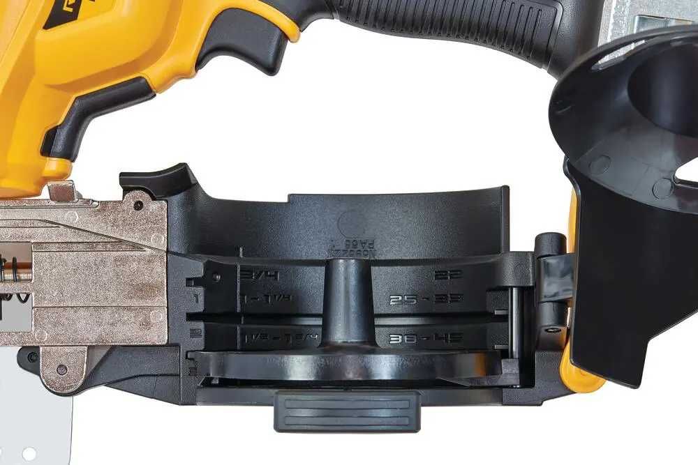 DeWALT DCN45RN Пістолет цвяхозабивний покрівельний акумуляторний