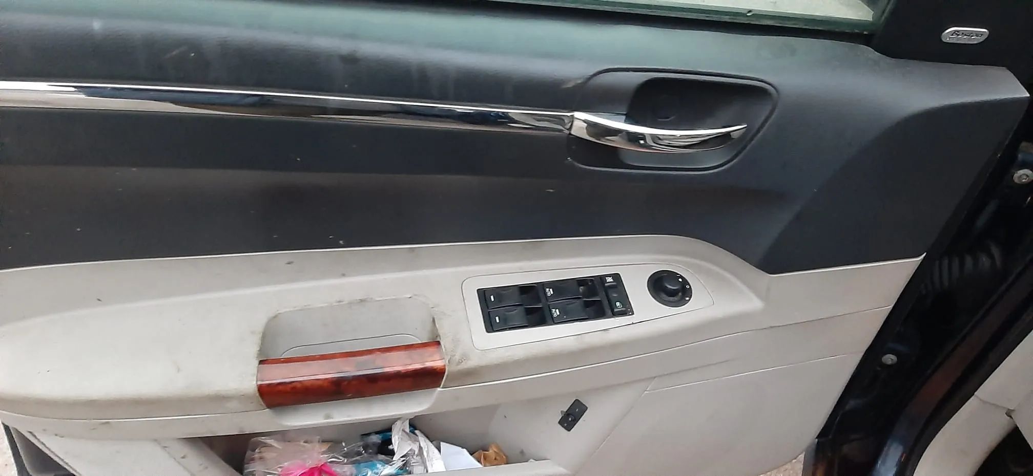 Chrysler 300C Chrysler 300C 2006 rok lekko uszkodzony - jeżdżący