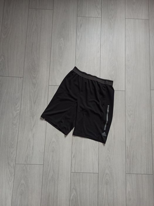 Продам шорти Adidas