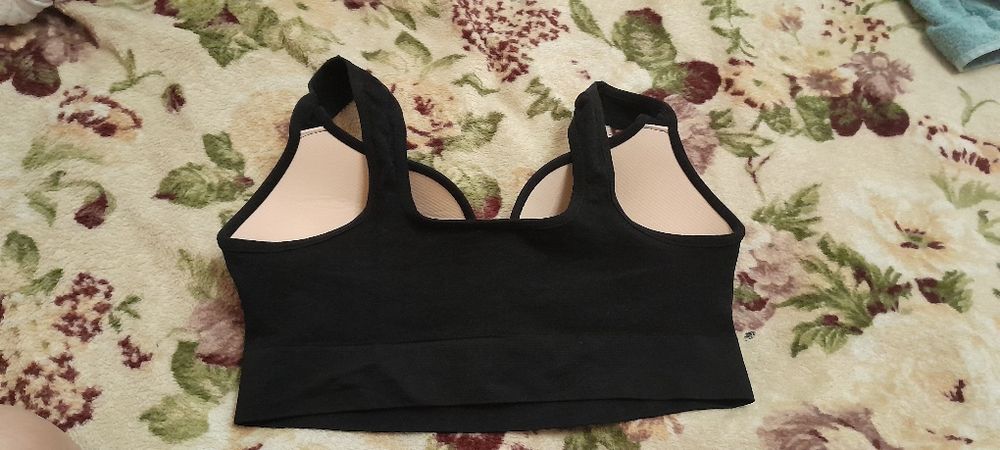 Топ з гарним вирізом