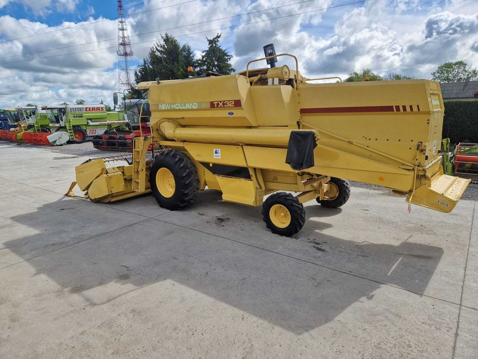 Kombajn zbożowy New Holland TX 32, heder 4,5m, bardzo ładny