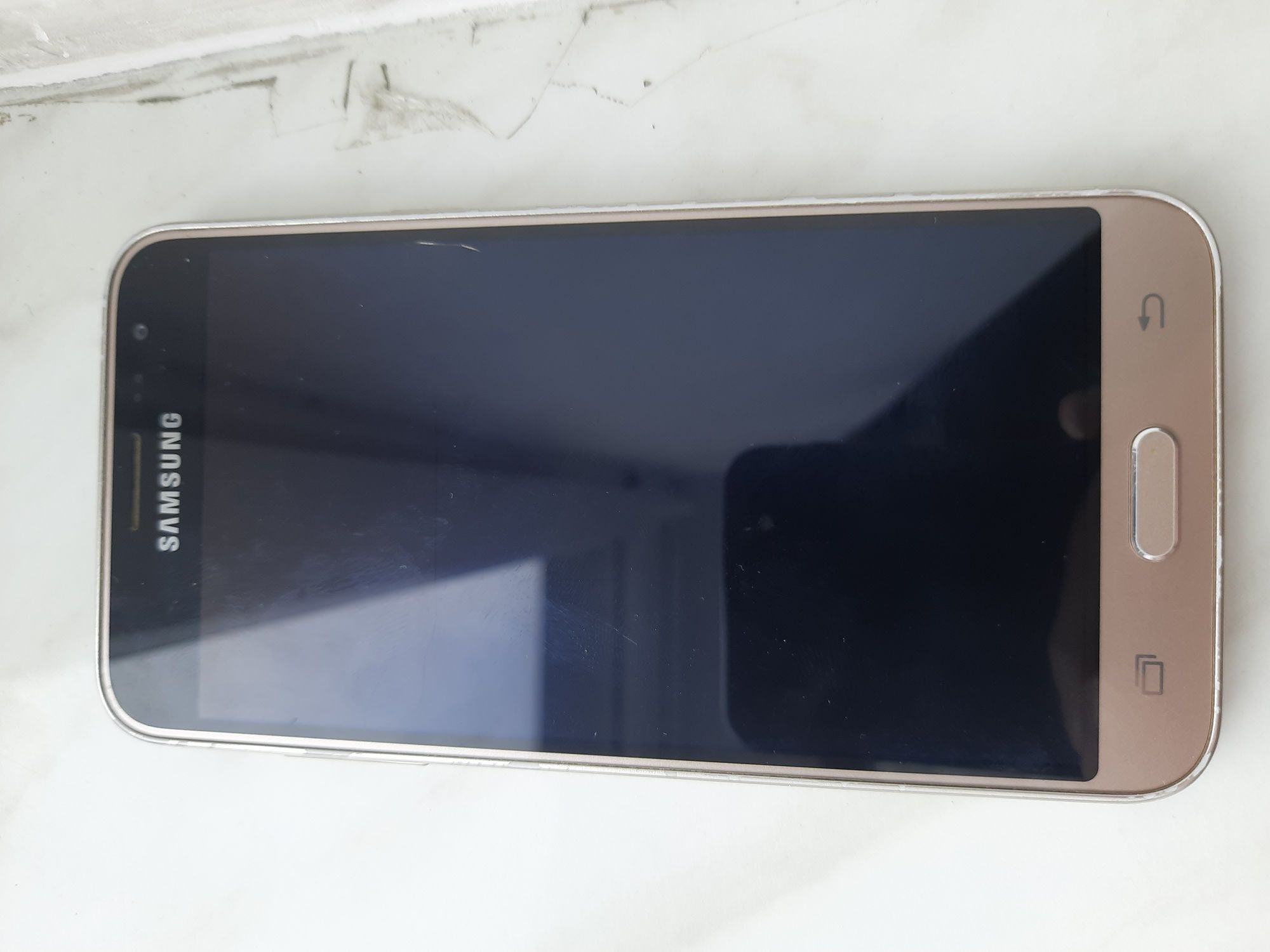 Samsung Galaxy J3 SM-J320F