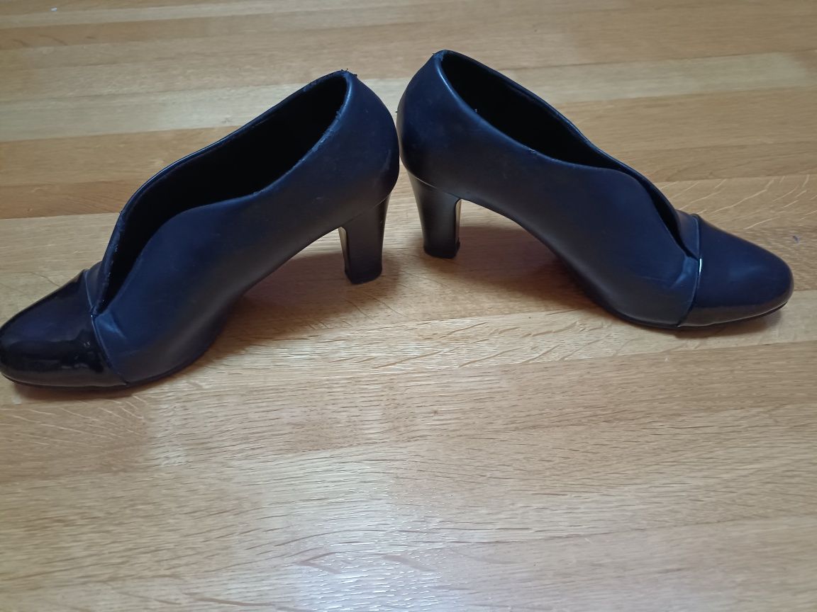 Buty damskie Clara Barson 40