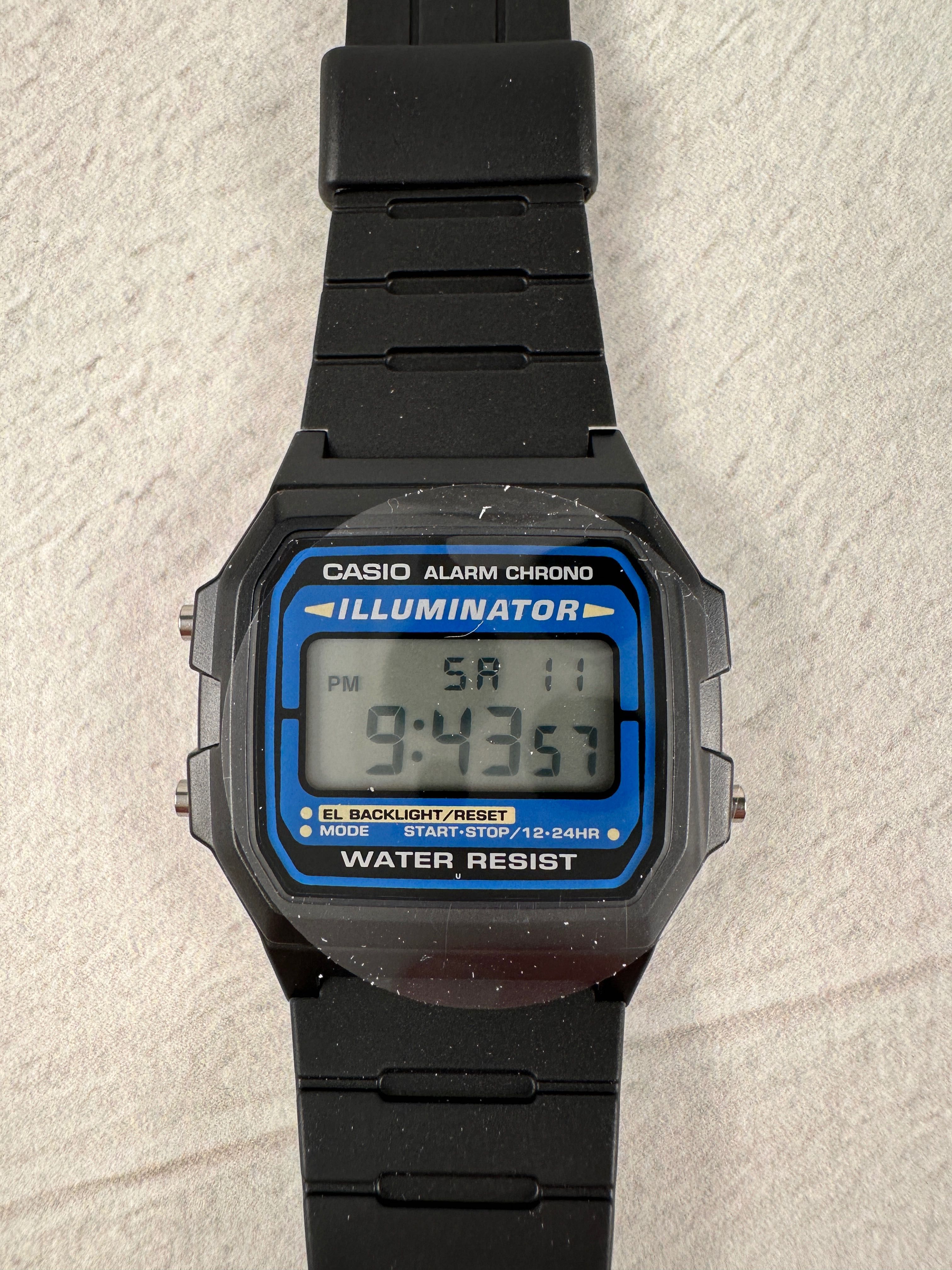 Часы Casio F-105W-1AWJH из Японии, новые