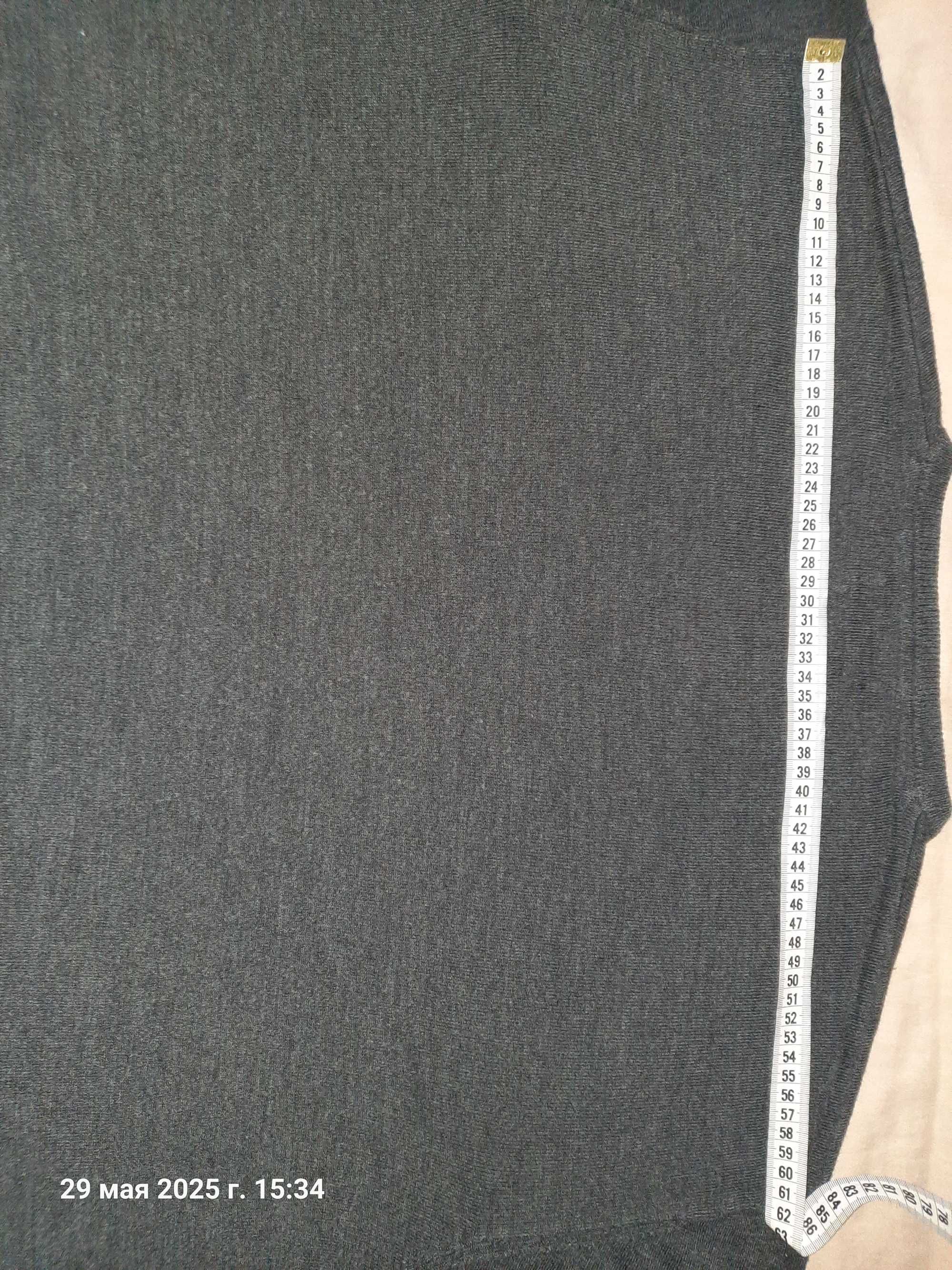 Большой 4XL легкий качественный пуловер. По обхвату 146 см. Длинна73см