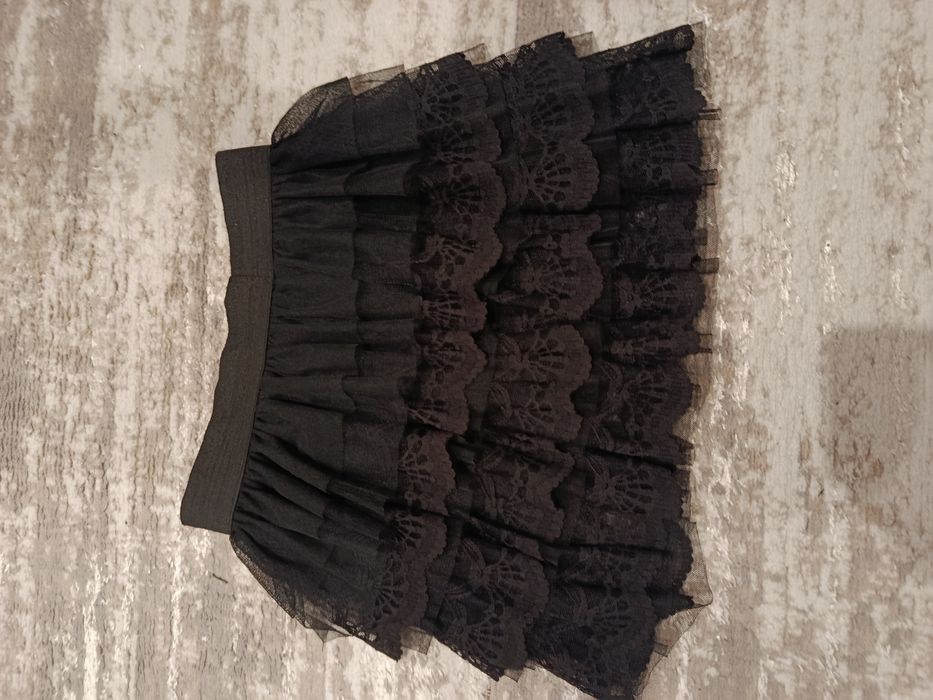 Spódniczka w rozmiarze 146