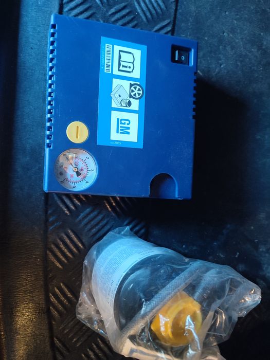 Оригінальні автомобільні насоси різних марок з герметиком