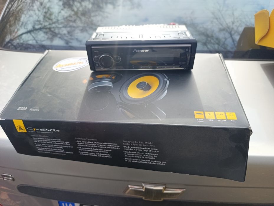 Комплект Автомагнітола з динаміками