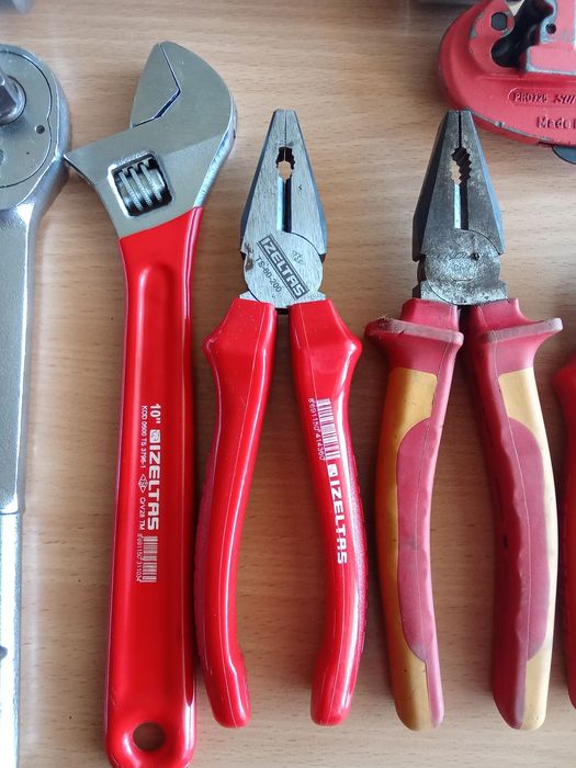 Инструмент ручной IZELTAS промышленный.