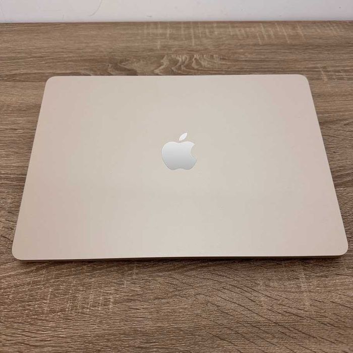 Macbook Air 13" 2025 M4 / 16Gb / SSD 256Gb акб:100% (код: M0809)