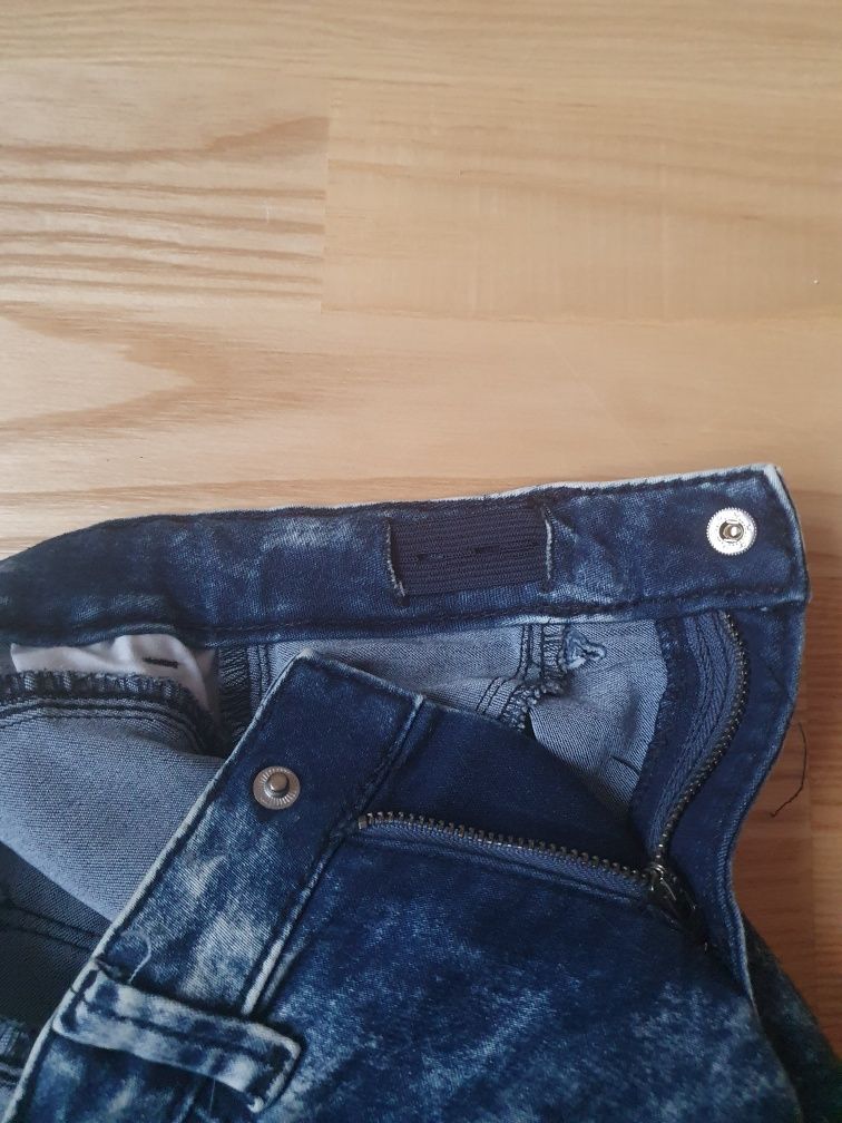 Spodnie jeansowe jeansy Reserved r. 128
