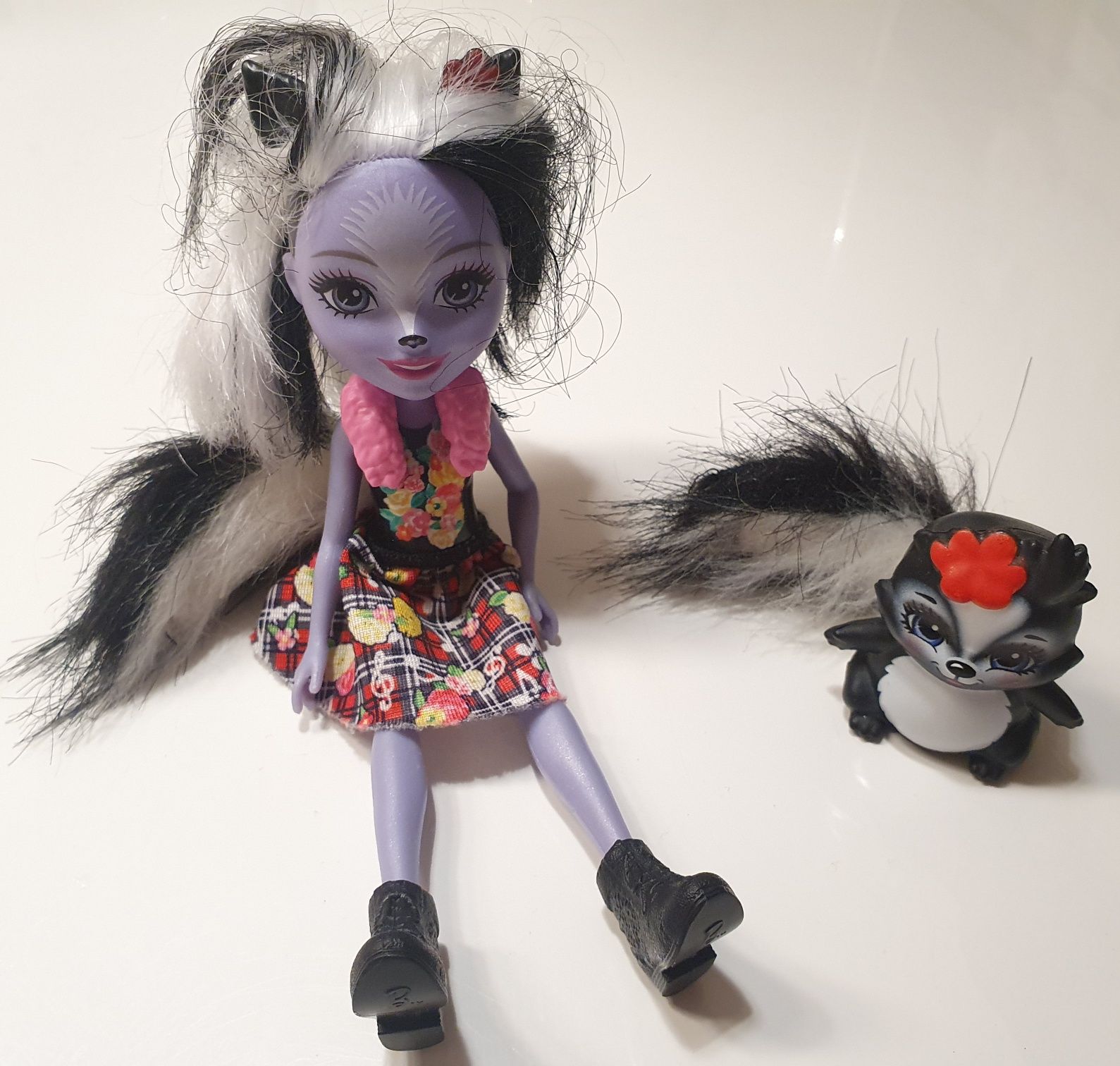 Lalka Enchantimals plus zwierzątko szop