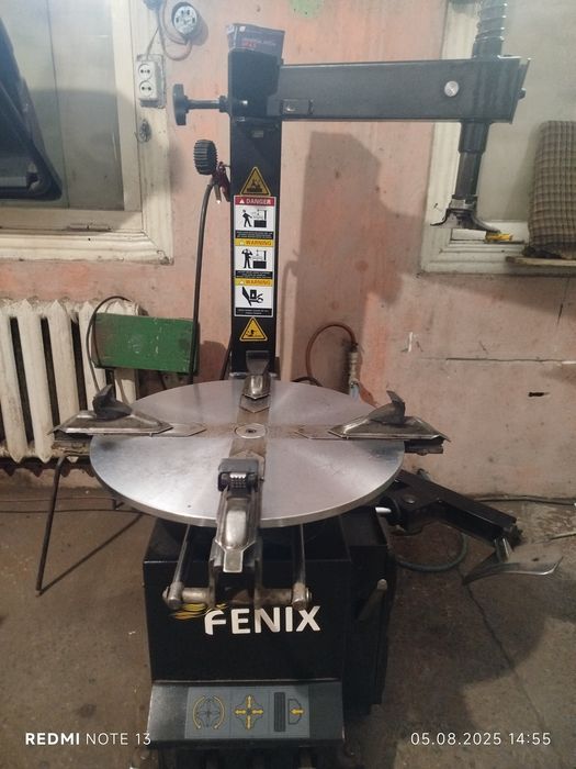 Шиномонтажний станок Fenix
