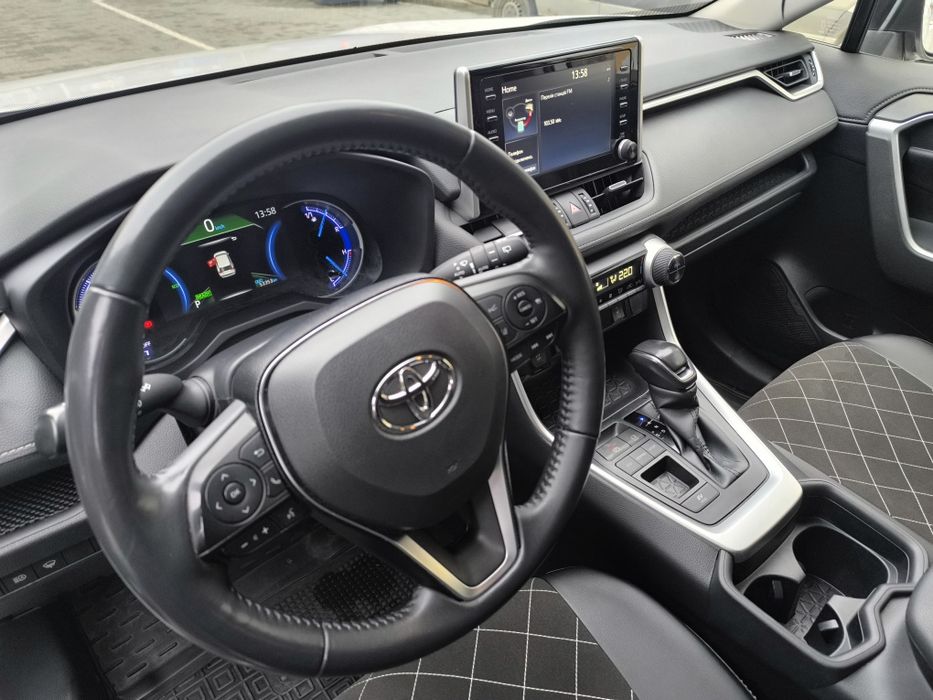 Toyota Rav 4 Гібрид 2020