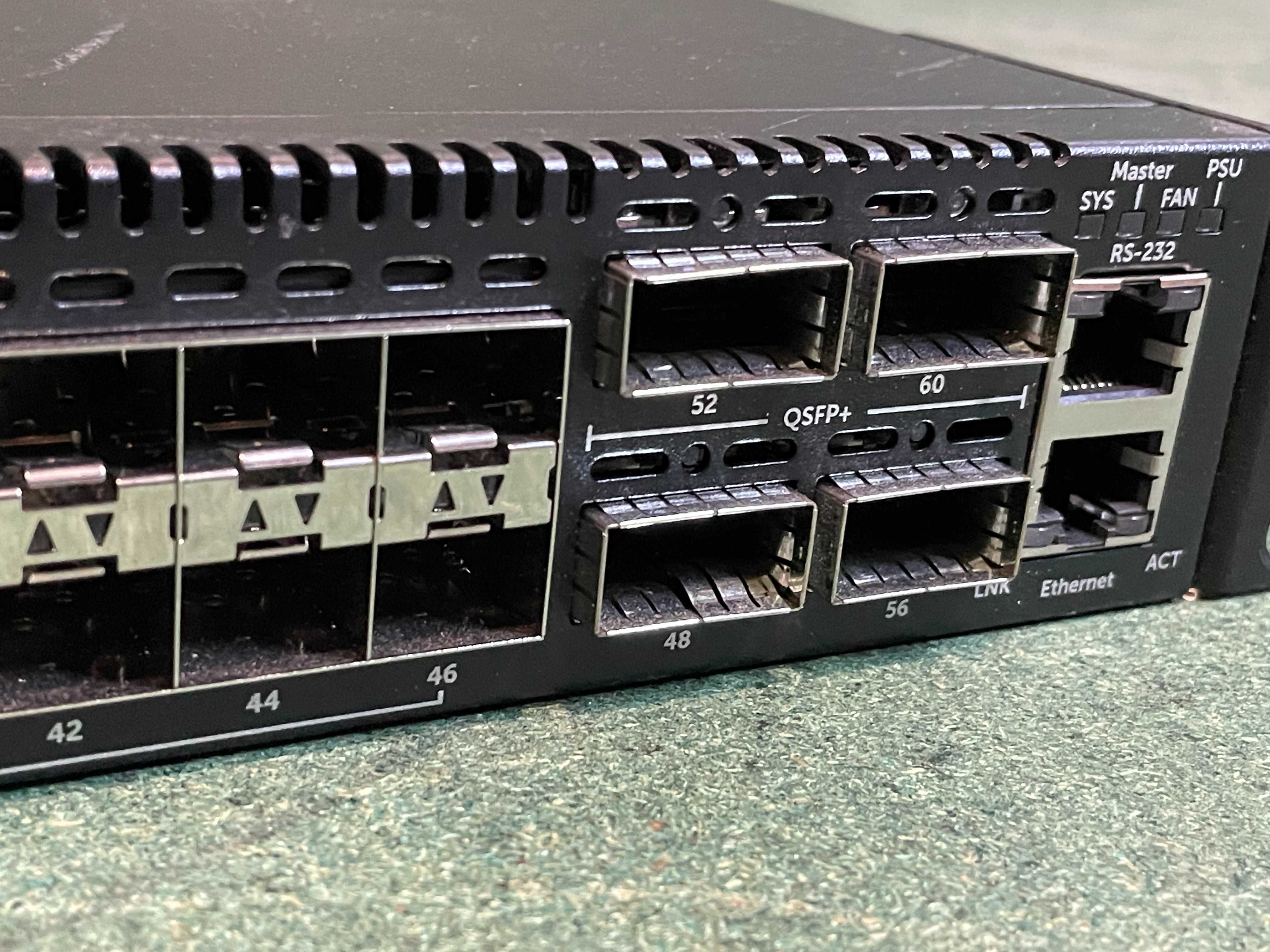 Dell Force 10 S4810 -core switch z 48x SFP+ 10G i 4x QSFP 40G