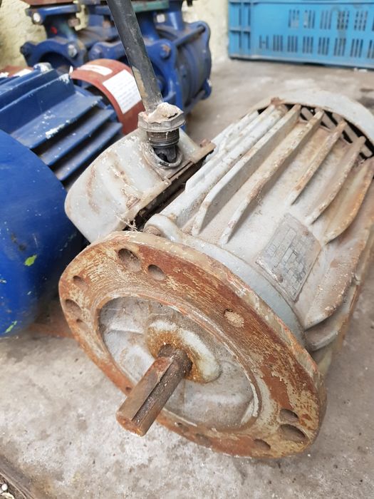 Sprzedam pompy i ślniki elektryczne