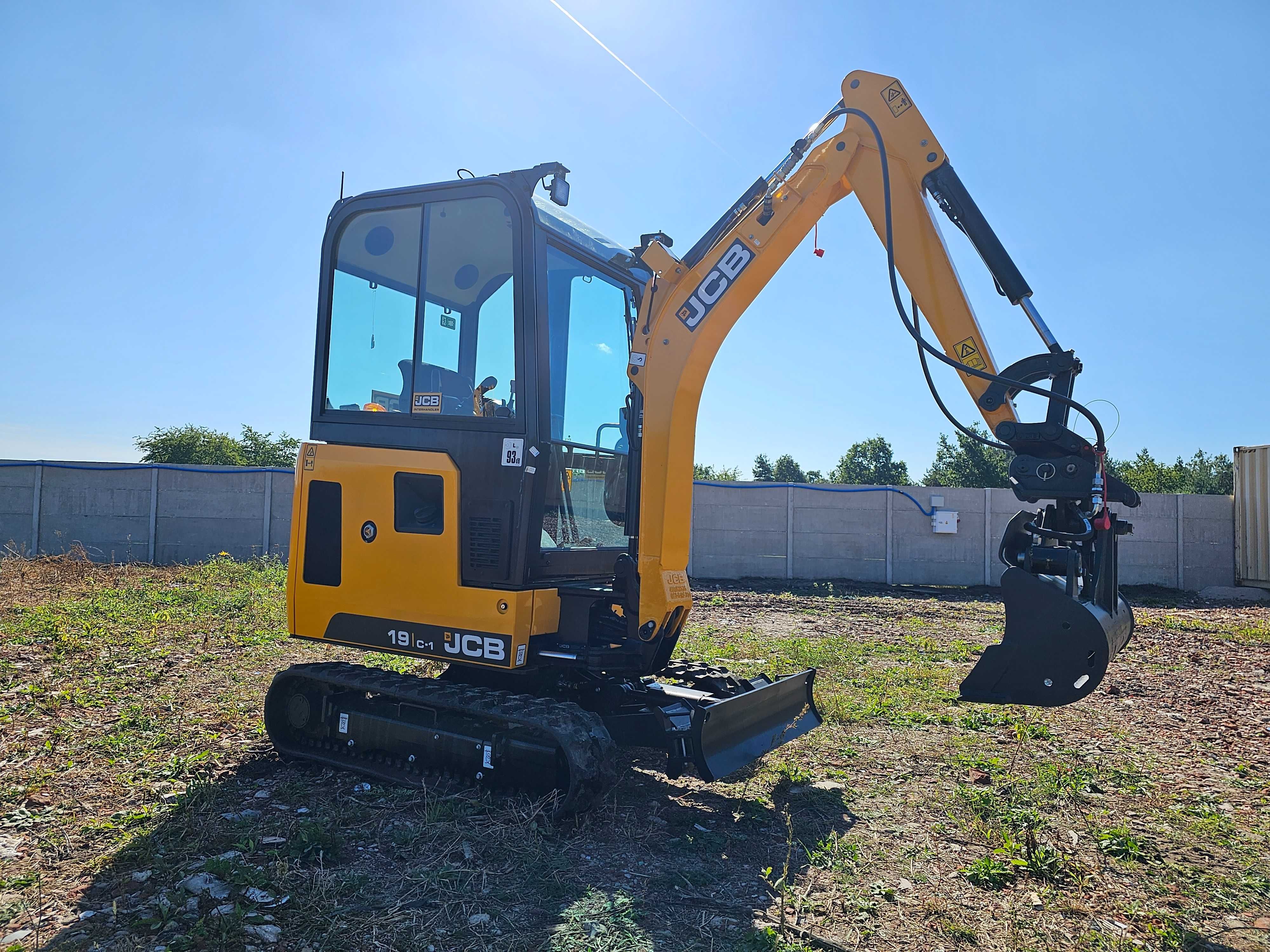 Usługi minikoparki JCB 19 C-1 z operatorem. Prace Ziemne