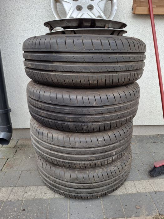 Opony letnie do samochodu osobowego 195 * 65 str 15. tarcze metalowe 5