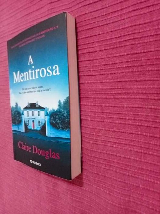 Livro: A Mentirosa de Claire Douglas