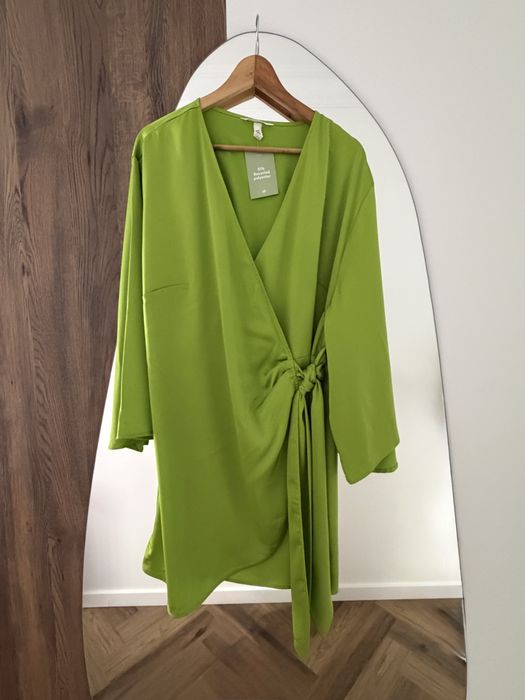 H&M satynowa sukienka kopertowa limonkowa XL dekolt V neonowa