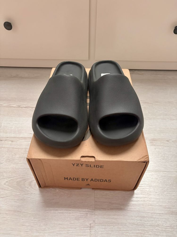 Yeezy Slide Onyx rozm 9 US