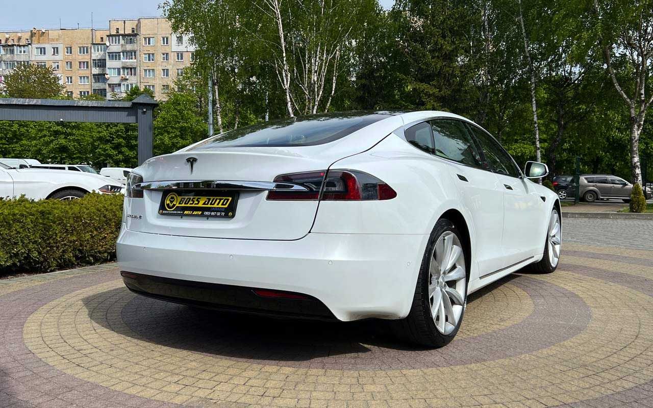 Tesla Model S 2018