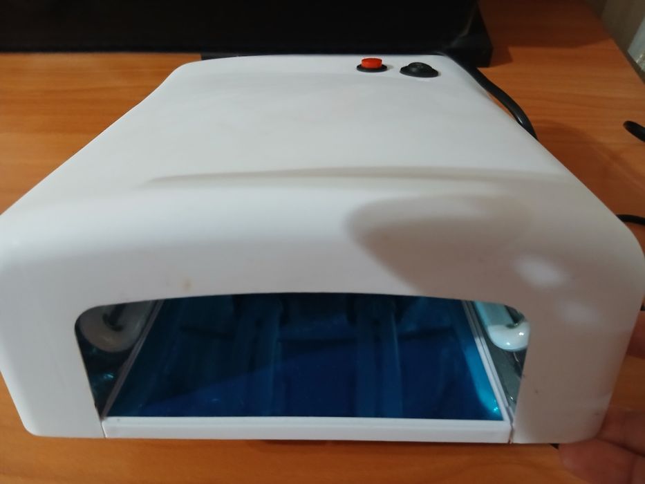 Лампа для гель затвердіння