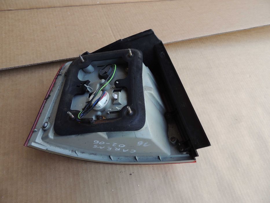 Lampa tył tylna prawa europejska KIA Carens II 2 02,03,04,05,06