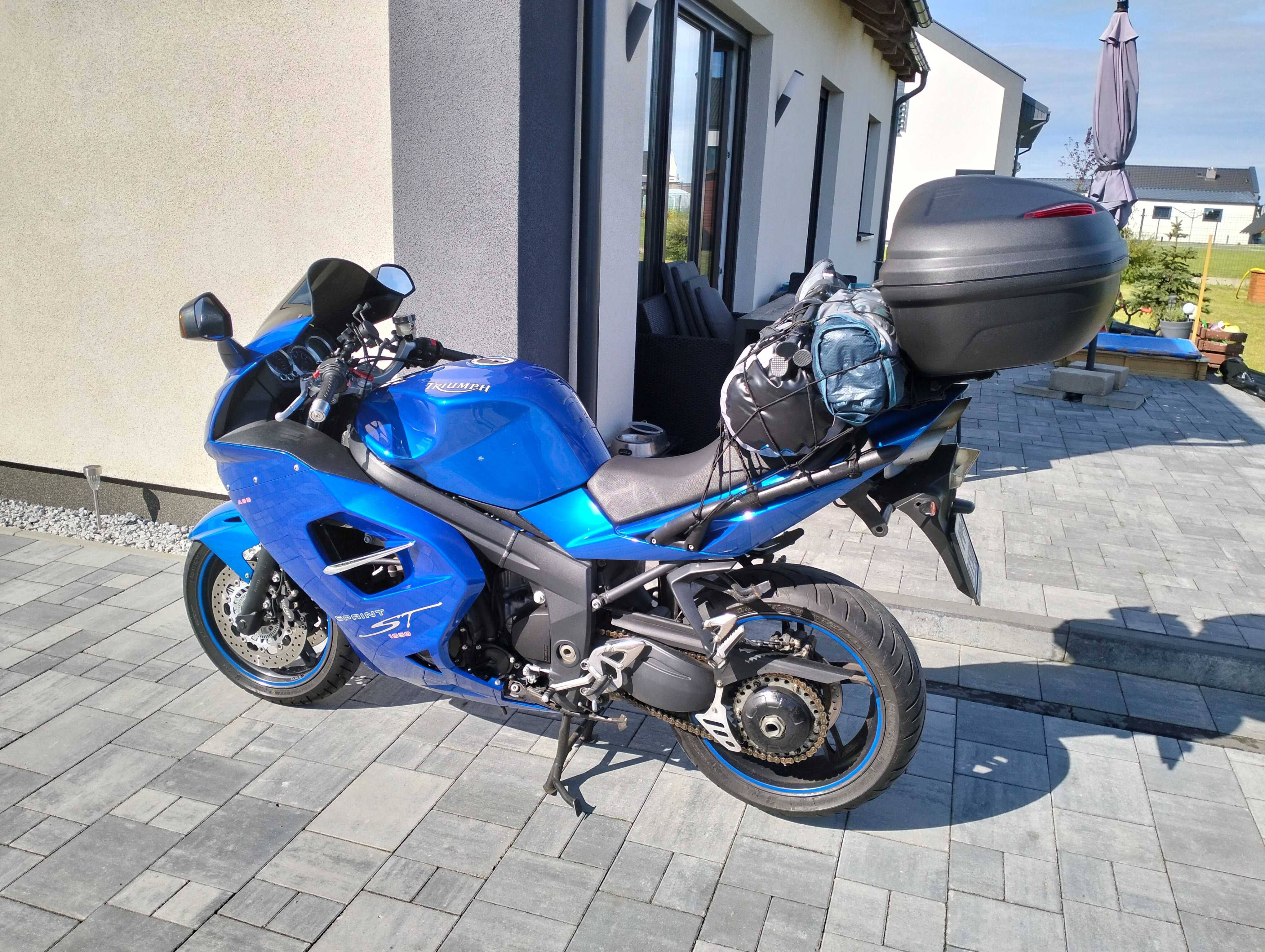 Triumph sprint 1050 st ABS