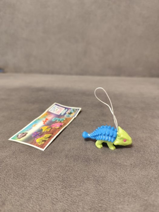 Кіндер динозавр діно брелок мобільна гра