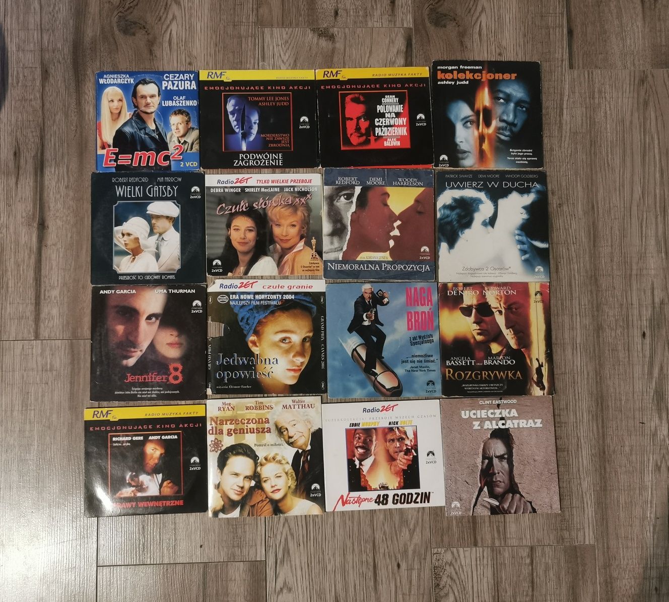 Zestaw 16 filmów VCD, łącznie 24 płyty