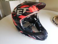 Capacete integral MET Parachut