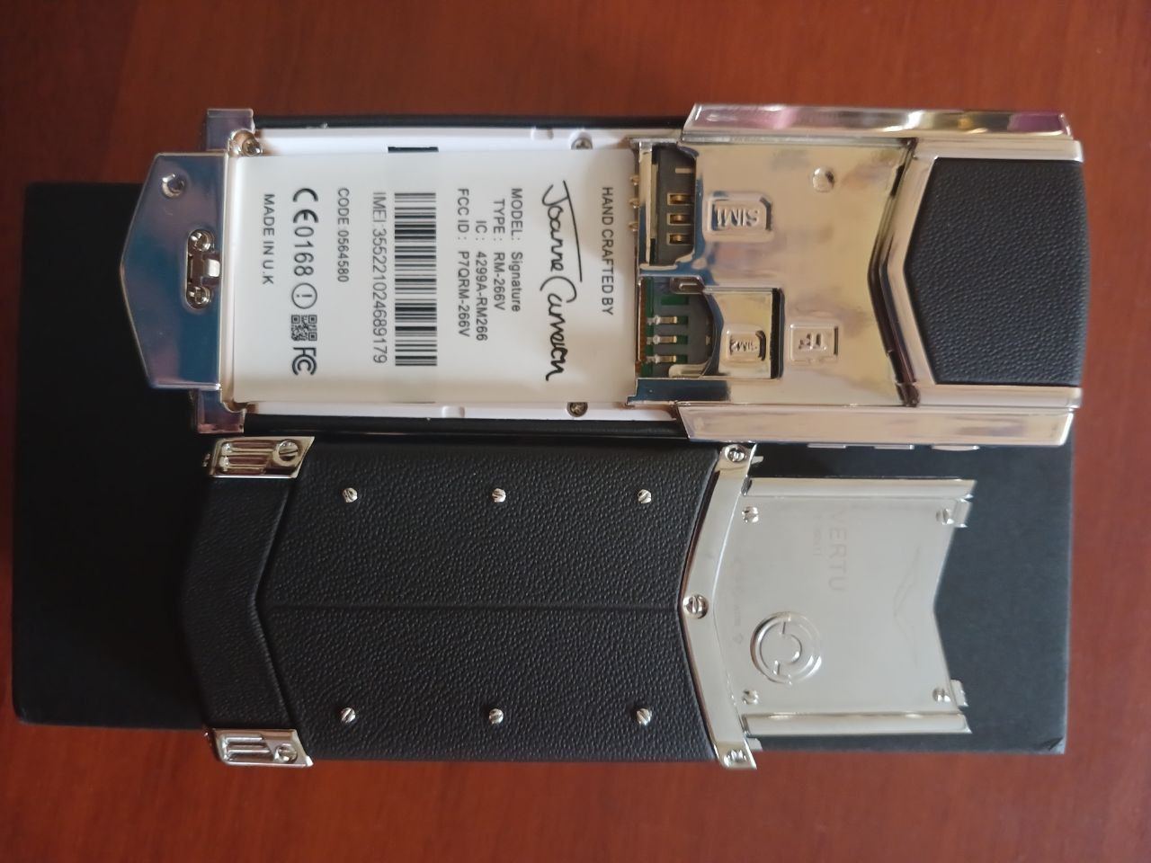 Продам Vertu Signature