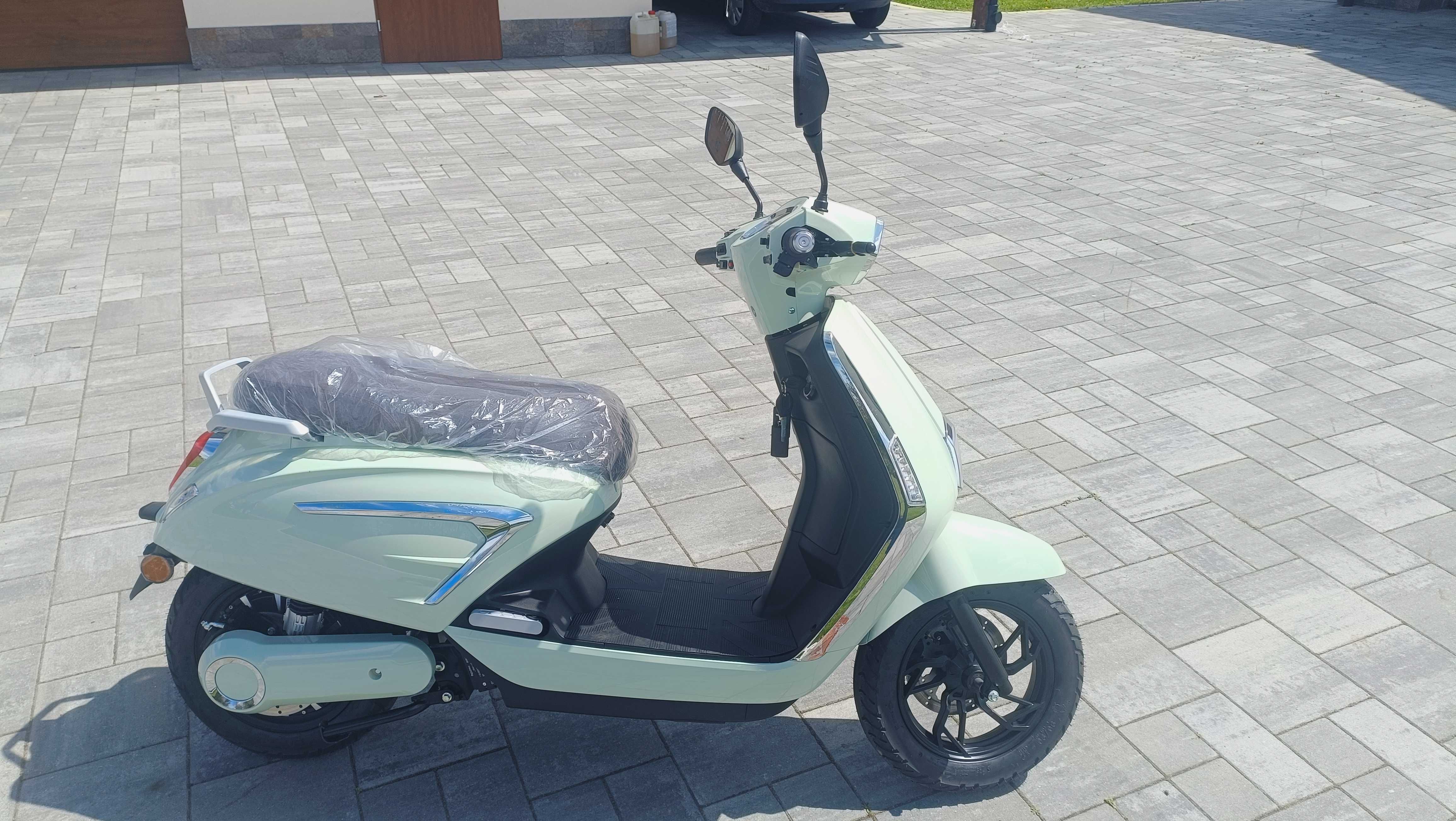 Skuter elektryczny ZF/HS-101 (Vespa), 72V51Ah nowy 75km/h PROMOCJA