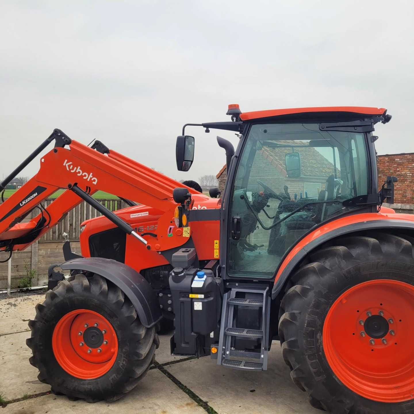 Kubota M6-122 rok 2023