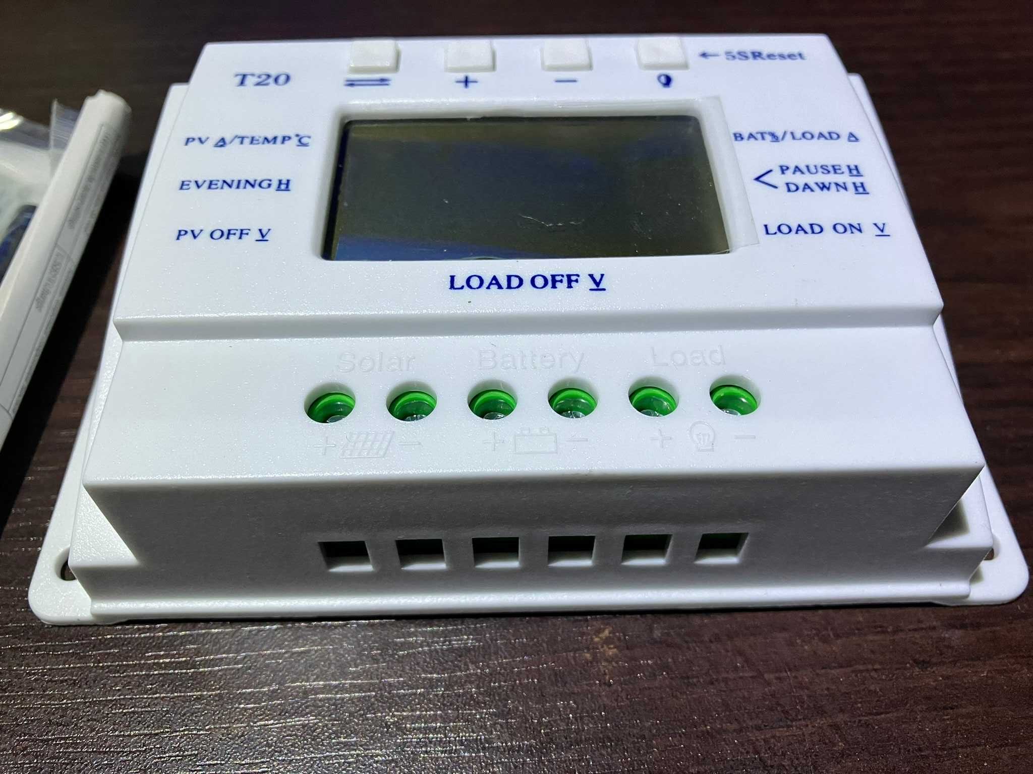 Sterownik paneli modułów fotowoltaicznych 12v/24v MPPT 20A