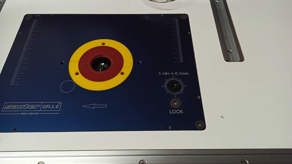 Stolik frezarki górnowrzecionowej + Frezarka Bosch