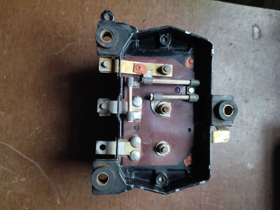 Реле регулятор наруги РР 130