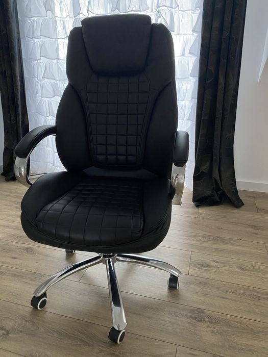 Fotel biurowy obrotowy ergonomiczny