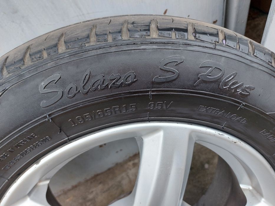 Продам комплект шини з дисками