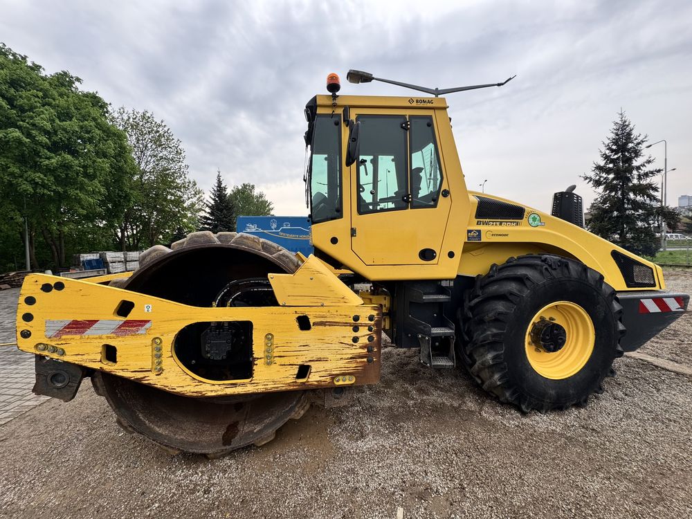 Walec Bomag BW 213 PDH-4i rok 2014 z kolcam, bez AdBlue Hamm/Dynapac.